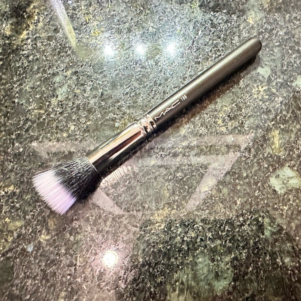 MAC 188 Natural Goat Hair Small Duo Fibre Face Brush *Rare
